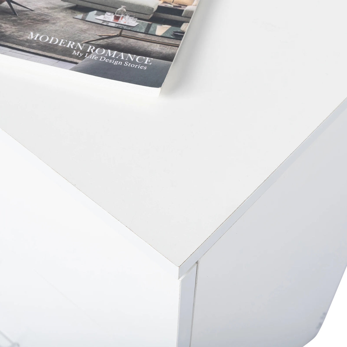 White 3‑Drawer Chest of Drawers, Tall Bedroom Dresser Cabinet with Silver Long Pull Handles, Freestanding Storage Drawer Unit for Bedroom Apartment Home Furniture